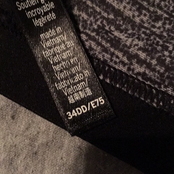 Victoria Secret Sports Bra  34DD - Picture 3 of 3